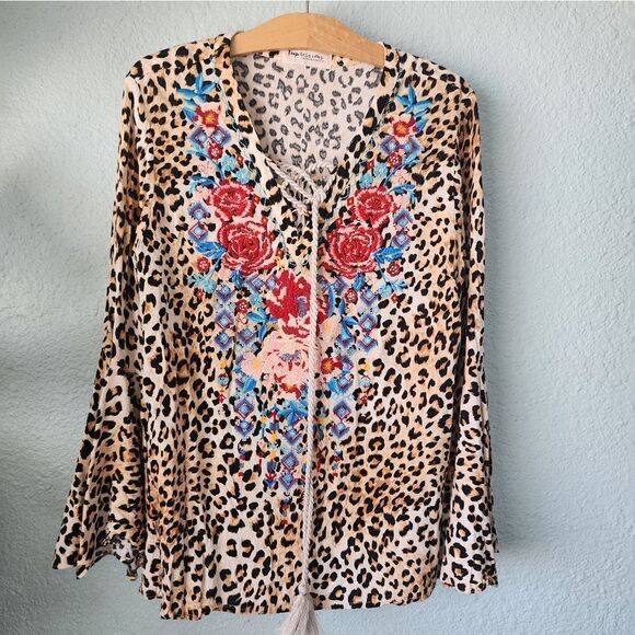 Impressions embroidery fan sleeve bohemian blouse - Picture 2 of 13